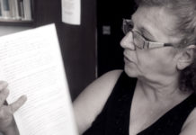 Entrevista a les Mares de la plaça Sant Jaume: “Les institucions no han fet res per aclarir els casos de nens robats”