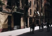 La ciutat endreçada: seguretat, turisme i urbanisme en el laboratori de Ciutat Vella